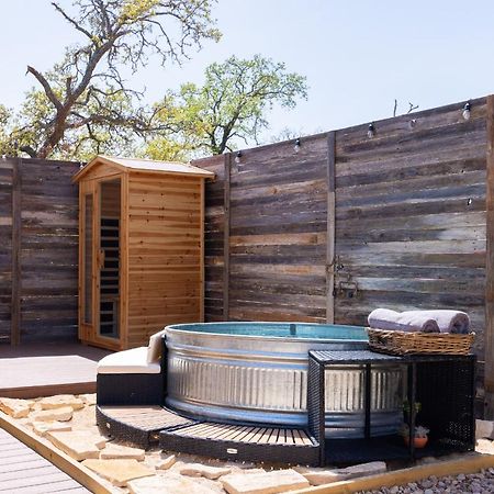 Romantic Tiny Luxury Retreat W Heated Pool, Sauna N Outdoor Shower In Wimberley 10 Acres Exteriör bild