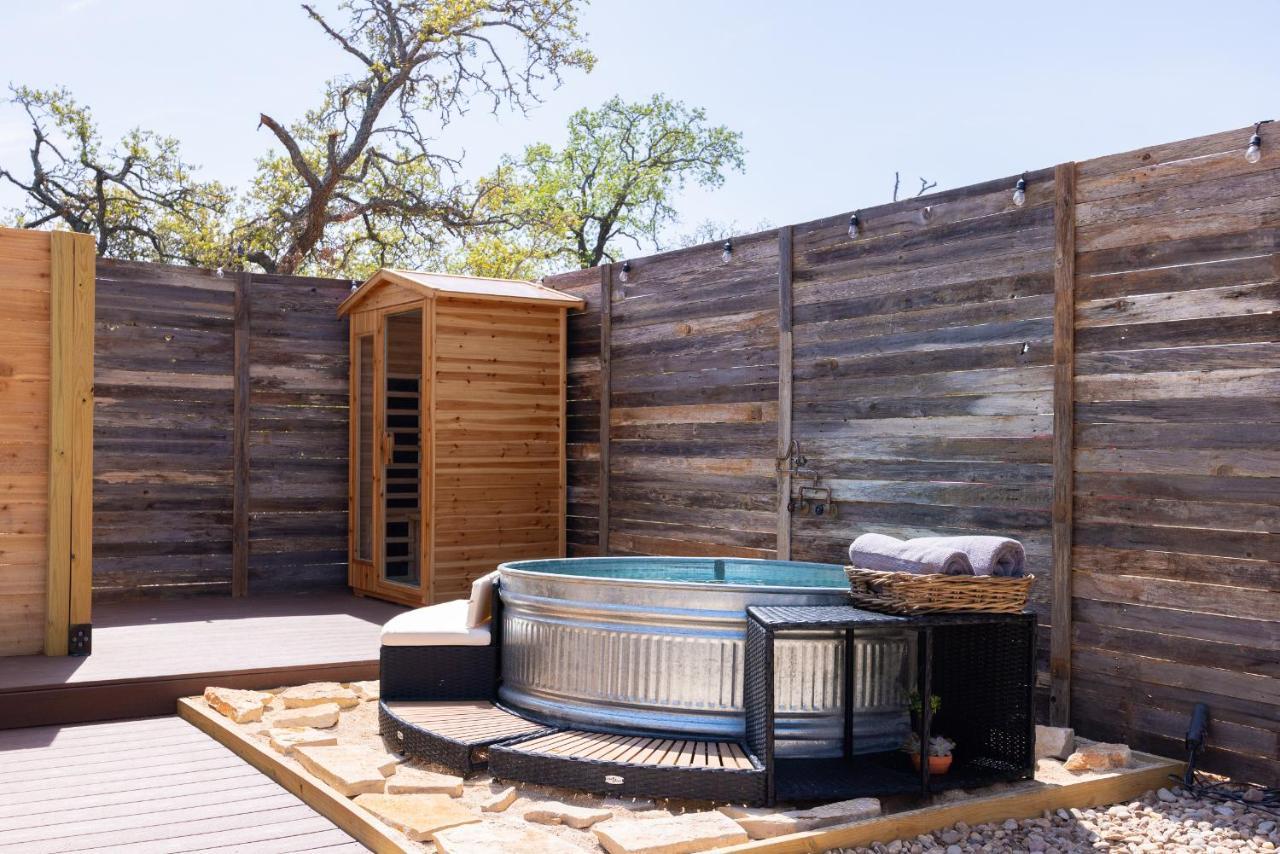 Romantic Tiny Luxury Retreat W Heated Pool, Sauna N Outdoor Shower In Wimberley 10 Acres Exteriör bild