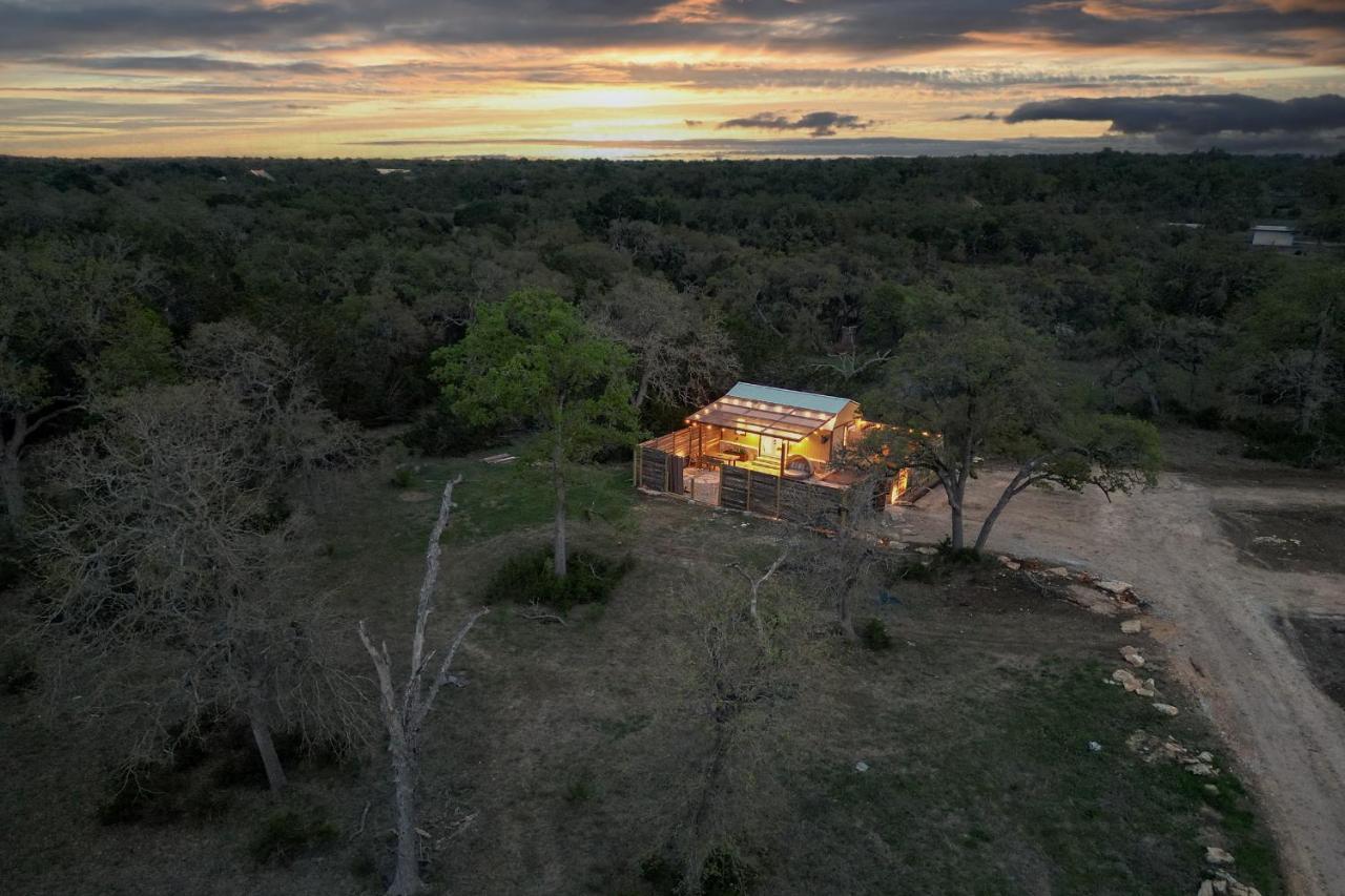 Romantic Tiny Luxury Retreat W Heated Pool, Sauna N Outdoor Shower In Wimberley 10 Acres Exteriör bild