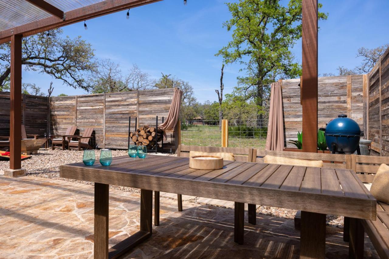 Romantic Tiny Luxury Retreat W Heated Pool, Sauna N Outdoor Shower In Wimberley 10 Acres Exteriör bild
