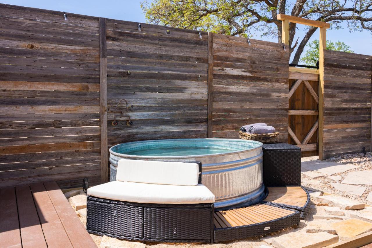 Romantic Tiny Luxury Retreat W Heated Pool, Sauna N Outdoor Shower In Wimberley 10 Acres Exteriör bild