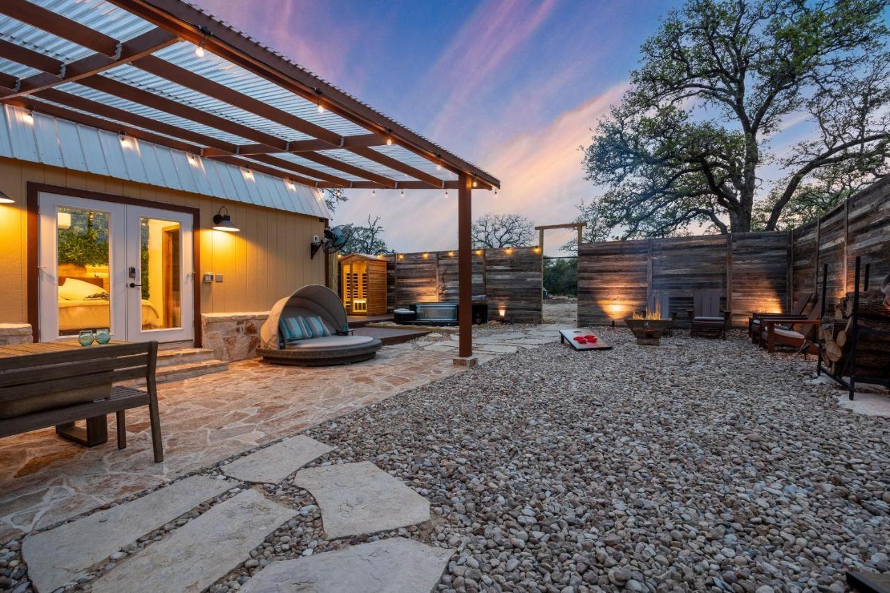 Romantic Tiny Luxury Retreat W Heated Pool, Sauna N Outdoor Shower In Wimberley 10 Acres Exteriör bild