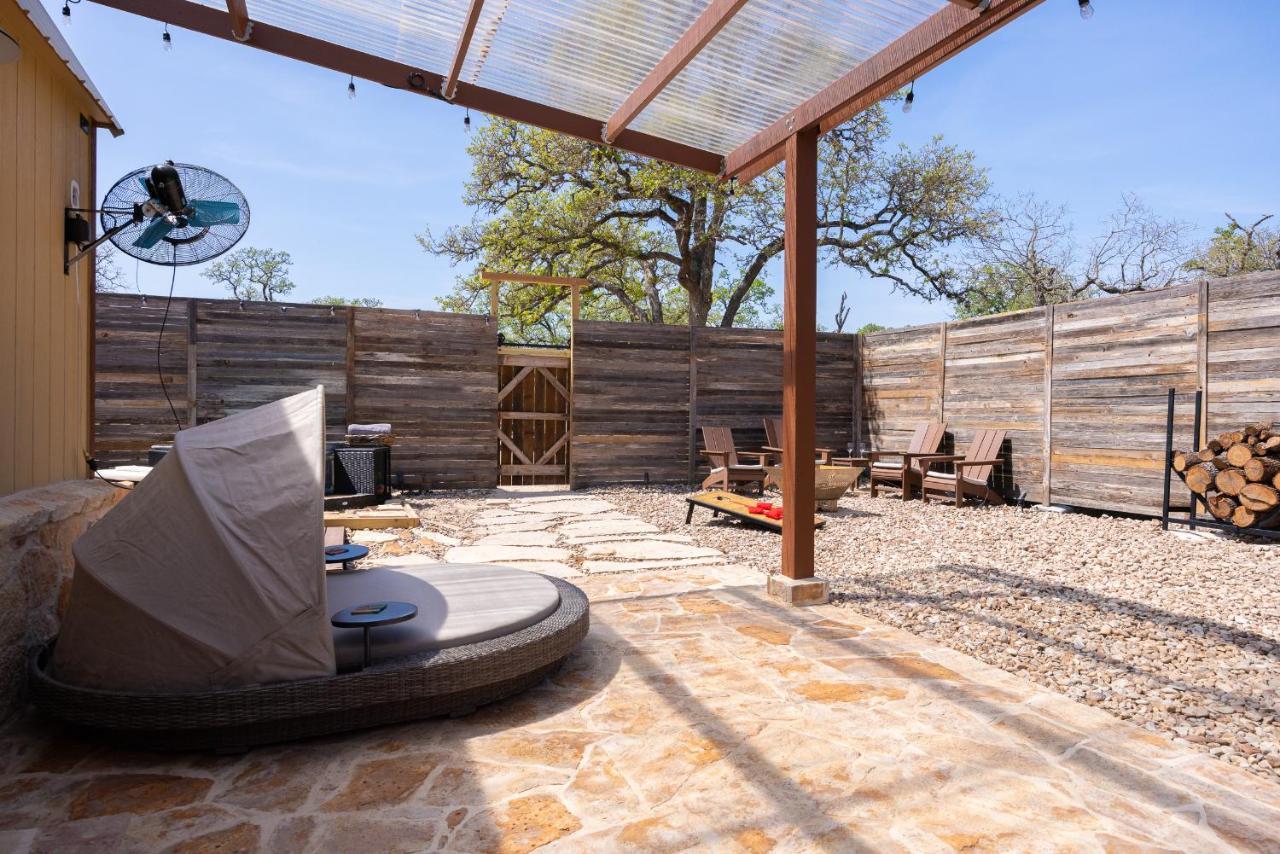 Romantic Tiny Luxury Retreat W Heated Pool, Sauna N Outdoor Shower In Wimberley 10 Acres Exteriör bild