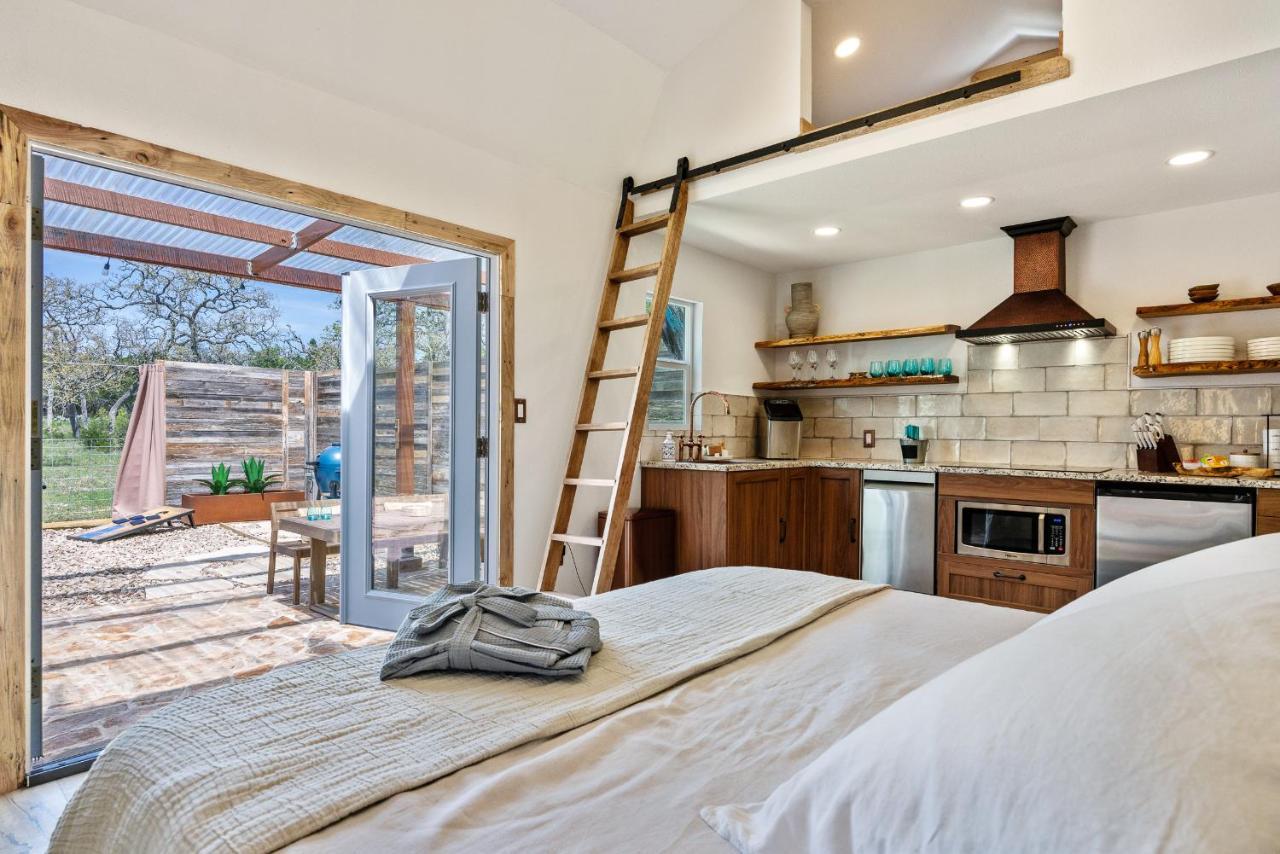 Romantic Tiny Luxury Retreat W Heated Pool, Sauna N Outdoor Shower In Wimberley 10 Acres Exteriör bild